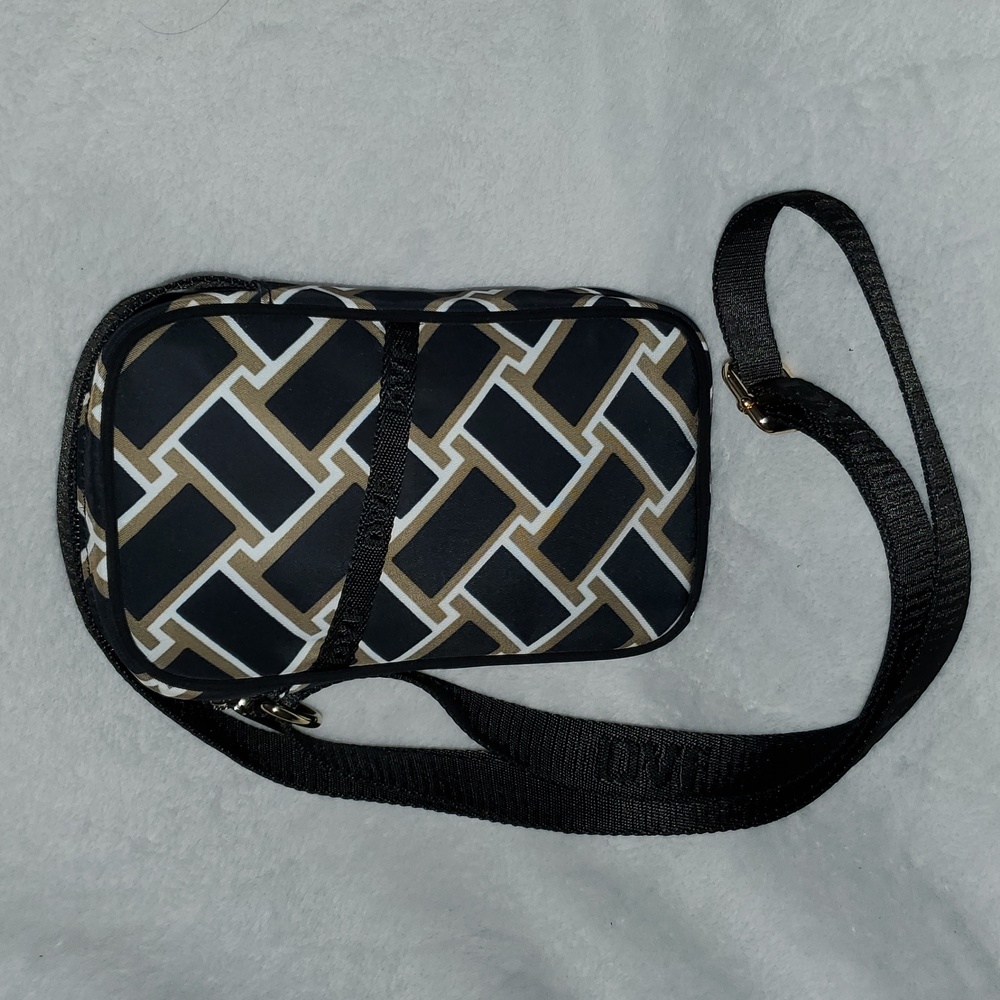DVF Diane Von Furstenberg X Target Vintage Weave Neutral Cellphone Holder
